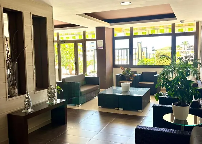 Rainbow Copacabana * Playa Feñabe